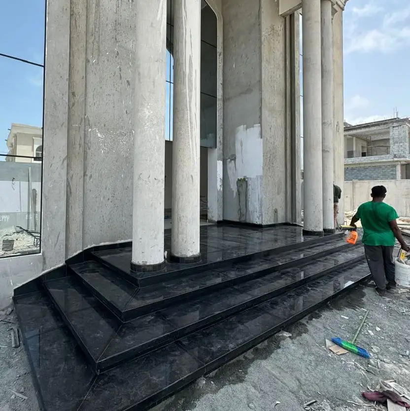 درجات مدخل من الجرانيت